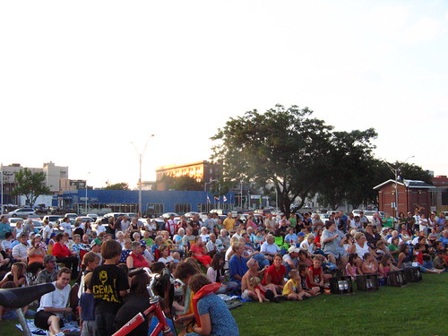 The crowd in Muscatine